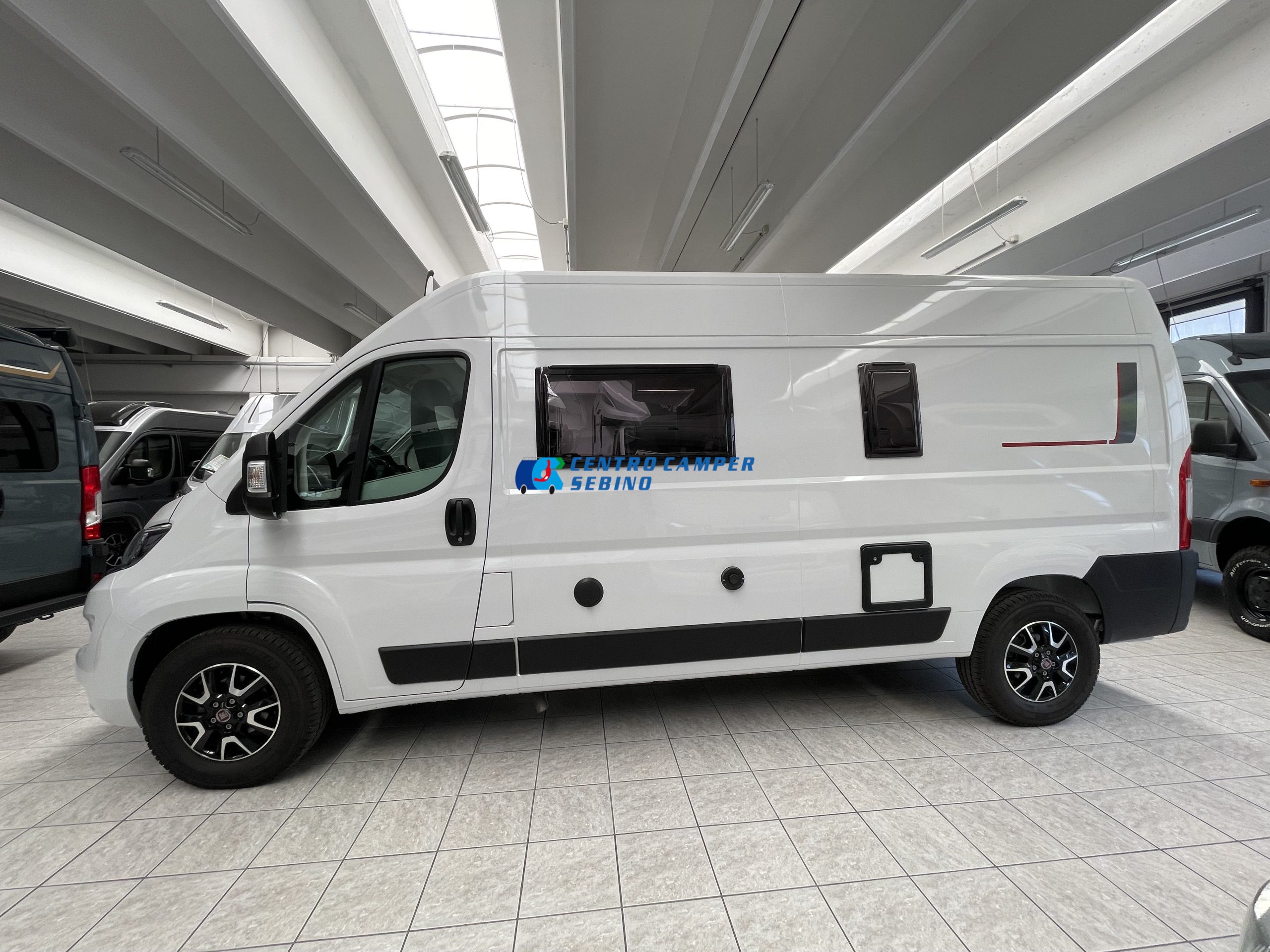LIVINGSTONE 2 ROLLER TEAM / Camper - immagine 2