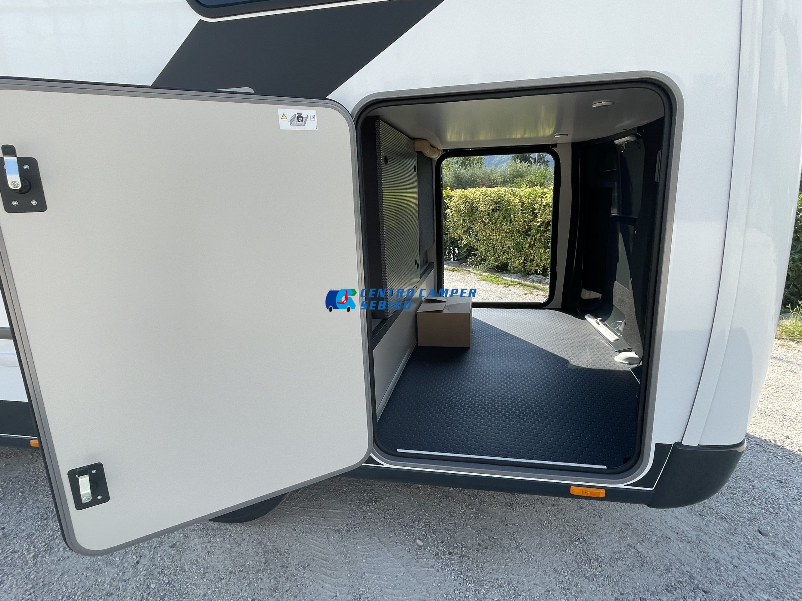 SIGNATURE SFT 7.1 BÜRSTNER / Camper - immagine 3