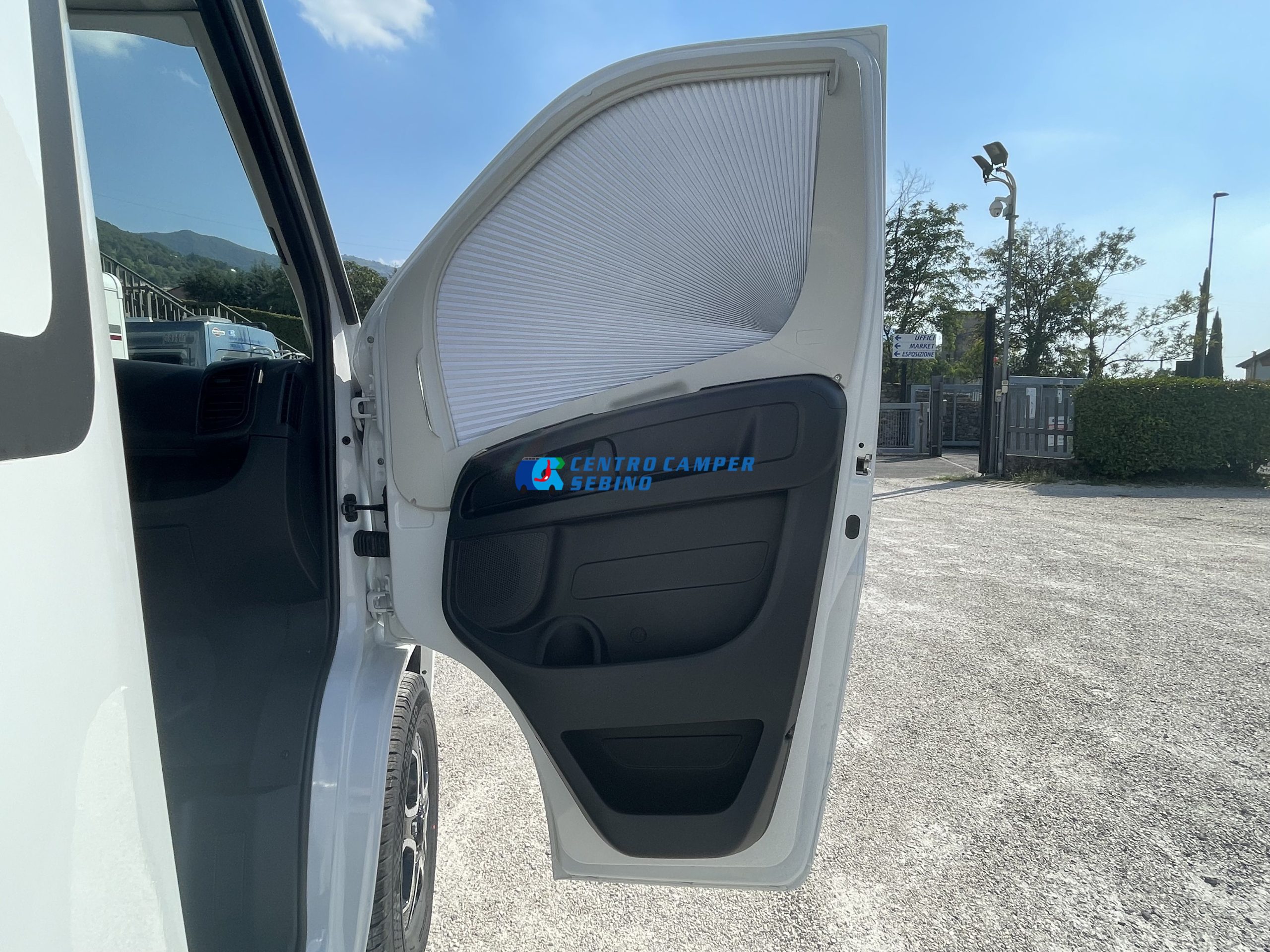 SIGNATURE SFT 7.1 BÜRSTNER / Camper - immagine 7