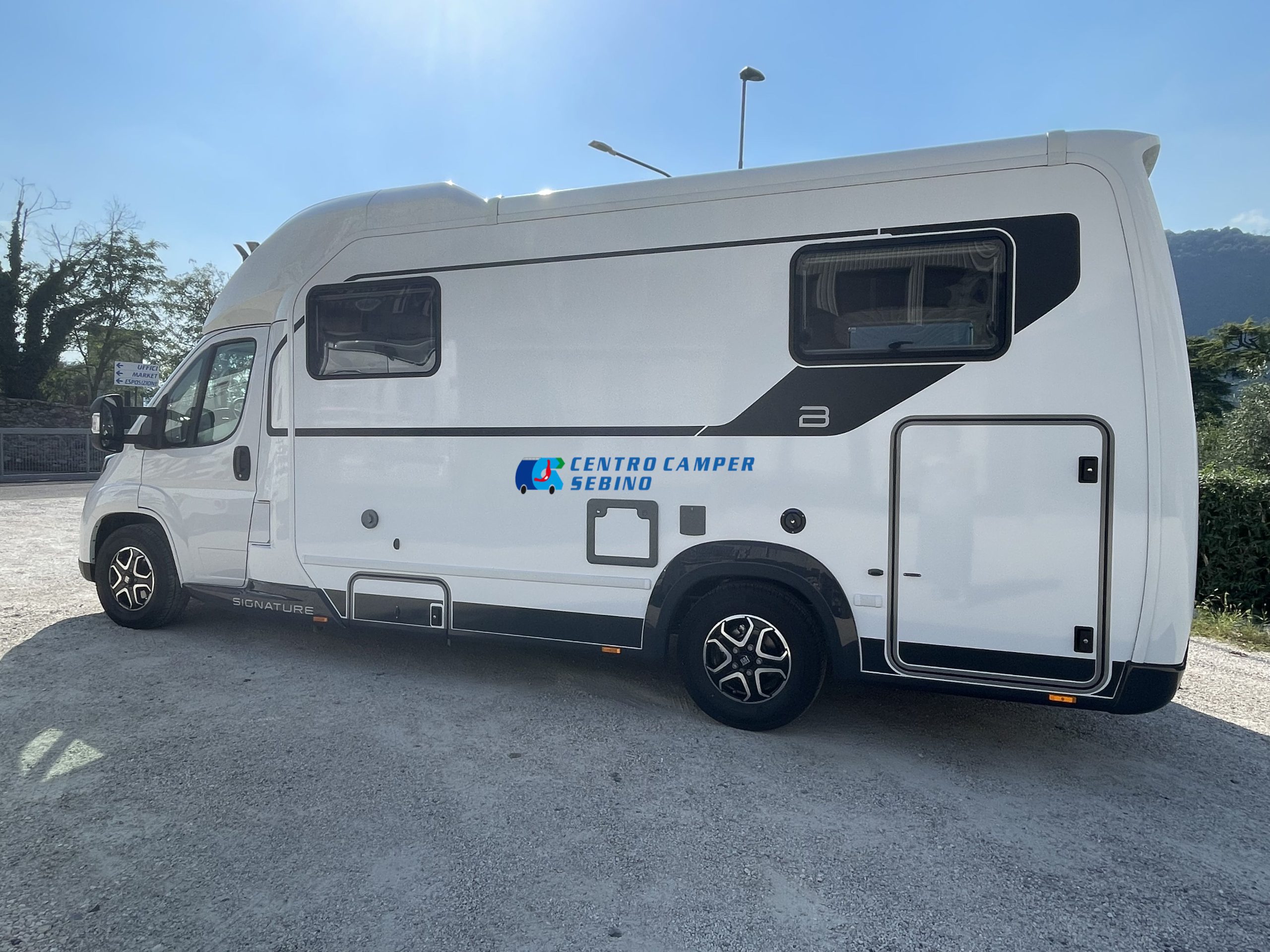 SIGNATURE SFT 7.1 BÜRSTNER / Camper - immagine 2